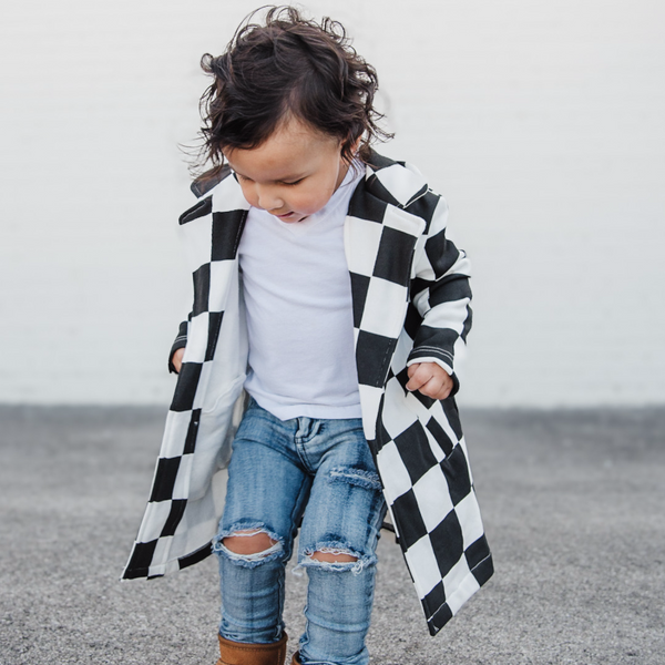 WHITE AND BLACK LONGLINE CARDIGAN